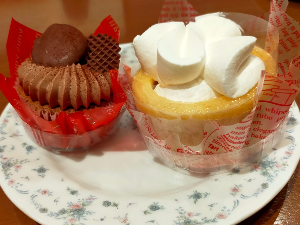 まみれさんがケーキになっちゃいました!490円(税込)
バウムクーヘン好きのためのロールケーキ480円(税込)